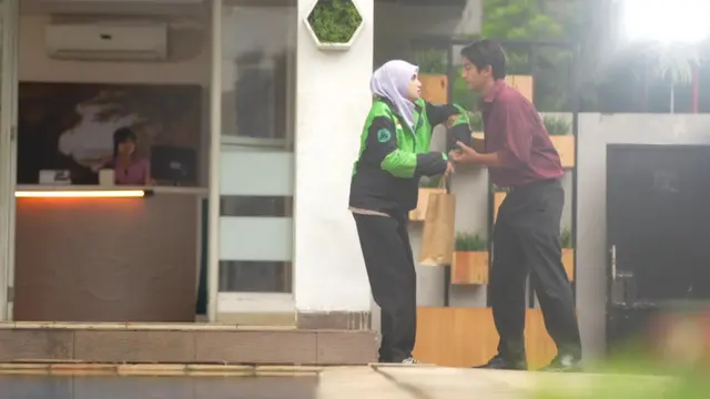 Akting Syifa Hadju sebagai Saleha di sinetron terbaru SCTV berjudul Saleha