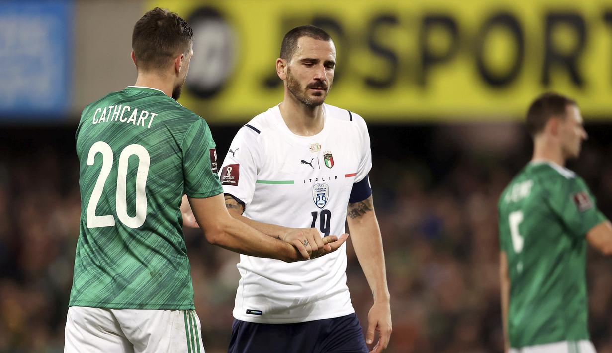 Italia harus menelan pil pahit usai di pastikan gagal meraih tiket langsung untuk lolos ke Piala Dunia 2022 di Qatar. (AP/Liam McBurney)