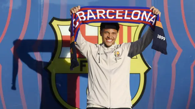 Foto: Kenalkan Vitor Roque Pemain Baru Barcelona, Tolak Nomor Punggung 10 Peninggalan Lionel Messi