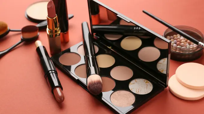 Bukan Tanggal Kedaluwarsa, Ternyata Begini Cara Mengetahui Batas Waktu Produk Makeup Aman Digunakan