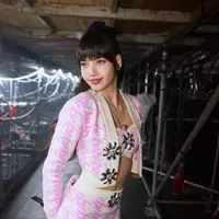 Inspirasi padu padan warna lilac  [@lalalalisa_m]