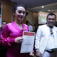 Akibat candaan, Zaskia Gotik berurusan dengan hukum diduga hina lambang negara. Setelah kejadian itu, kini Zaskia Gotik dinobatkan menjadi duta Pancasila.(Adrian Putra/Bintang.com)