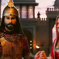 Deepika Padukone dan Ranbir Kapoor dalam film Padmavati (NDTV)