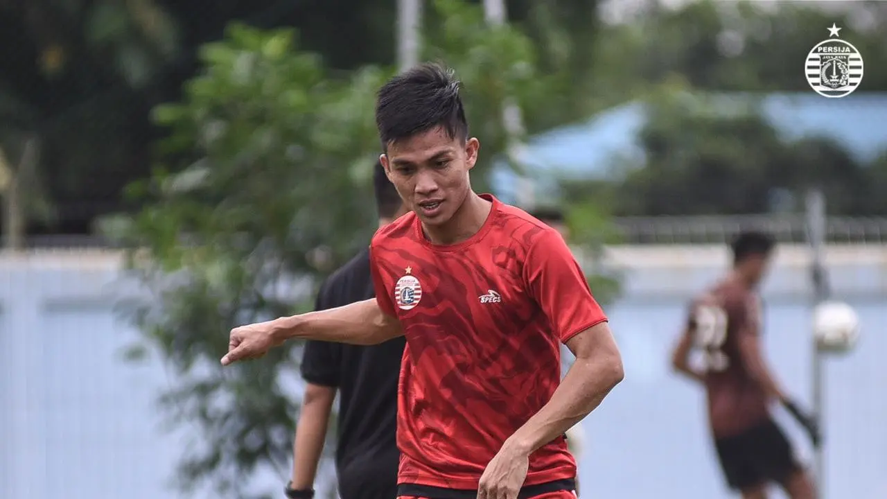 Yogi Rahadian pada latihan pertama Persija.