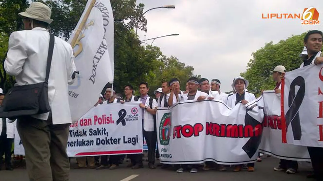 dokterr-demoh-131127b.jpg