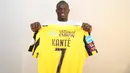 N'Golo Kante didatangkan Al Ittihad dari Chelsea dengan status bebas transfer setelah membela The Blues selama 7 musim sejak 2016/2017. Ia dikontrak Al Ittihad selama 3 tahun hingga 30 Juni 2026 dengan bayaran total hampir 100 juta euro atau setara Rp1,7 triliun. (twitter.com/ittihad)