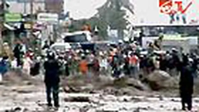 Banjir Lahar Dingin Menutup Jalur Magelang-Yogyakarta