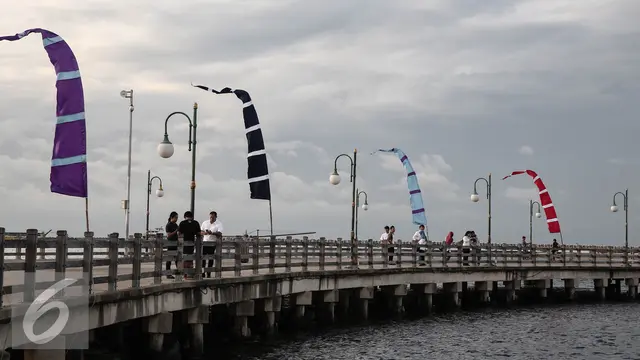 20160615- Menanti Waktu Berbuka di Pantai Ancol-Jakarta- Faizal Fanani