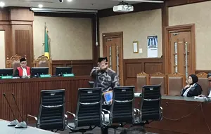 Alasan Eks Menag Yaqut Minum Anti Nyeri di Persidangan