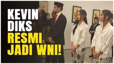 Berita video satu lagi pemain keturunan diambil sumpahnya hari ini, Kevin Diks menjalani pengambilan sumpah di Denmark, Jumat (8/11/2024) dan siap membela Timnas Indonesia.