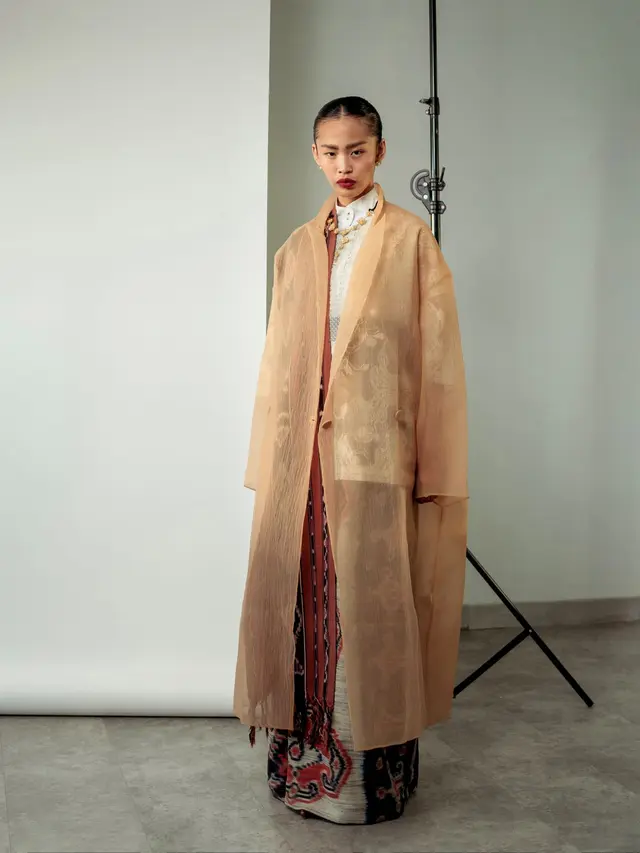 Sapto Djojokartiko Hidupkan Kembali Wastra Indonesia dalam Siluet Modern (photo by Sapto Djojokartiko)