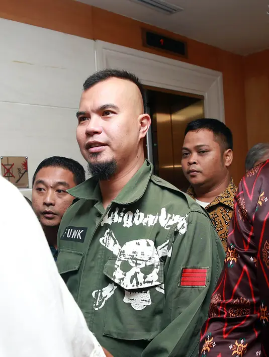 Ahmad Dhani terpilih menjadi salah satu kandidat calon Gubernur DKI yang diusung dari Partai PKB. Ia pun menyerahkan kepada partai yang menaunginya itu untuk masalah pasangan kandidat Wakil Gubernur. (Deki Prayoga/Bintang.com)