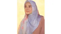 6 Potret Transformasi Dewi Sandra, dari Awal Karier Hingga Berhijab (sumber: Instagram.com/dewisandra)