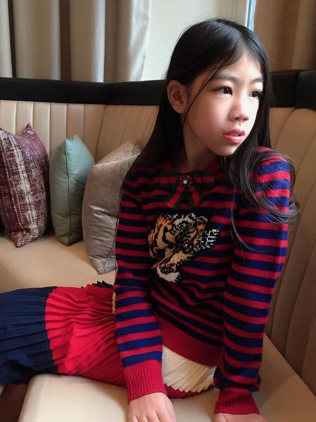 Potret Mischka dan Devon Kei, Kakak Adik Peraih Medali Olimpiade Matematika Internasional. (Sumber: Instagram/winnie_mischkaaoki)