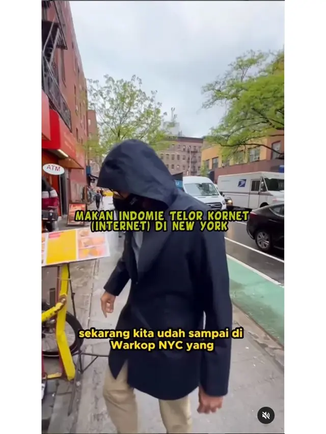 6 Potret Sandiaga Uno Jajal Warkop Viral di New York, Sedia Menu Ala Indonesia