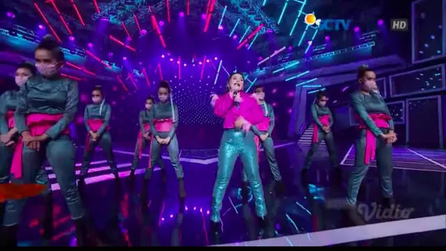 Rossa dalam Acara Malam Puncak HUT SCTV 31 Xtraordinary. (Vidio)