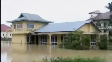 Banjir diakibatkan meluapnya Sungai Batanghari, hingga razia penginapan WNA terkait penyalahgunaan narkoba.