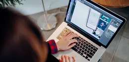 Rutinitas kerja, kuliah, hingga perjalanan pulang-pergi bukan berarti menutup peluang untuk mencoba pekerjaan sampingan dan mengembangkan potensi diri. (Foto/Dok: Pexels)