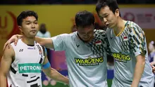 Ekspresi Ganda putra Indonesia, Mohammad Ahsan/Hendra Setiawan, setelah merampungkan laga terakhir di kancah bulutangkis dunia, yaitu pada 16 besar Indonesia Masters 2025, di Istora Senayan, Jakarta, Kamis (23/1/2025). The Daddies resmi pensiun dari kancah bulutangkis dunia. (Bola.com/Abdul Azis)