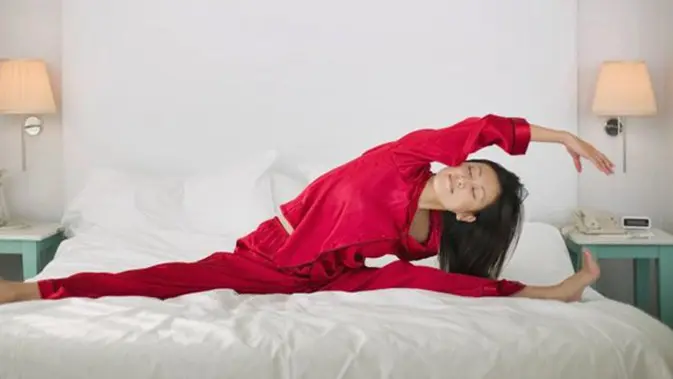 Perut Rata Bisa Dengan 4 Gerakan Sederhana Ini Langsung Dari Tempat Tidurmu Beauty Fimela Com