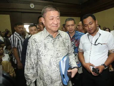 Chairman Agung Sedayu Group, Sugianto Kusuma alias Aguan, hadir sebagai saksi dalam sidang lanjutan suap pembahasan Raperda tentang Reklamasi Pantai Utara Jakarta di Pengadilan Tipikor, Jakarta, Rabu (27/7). (Liputan6.com/ Immanuel Antonius)