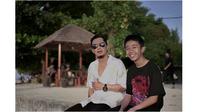 Potret kenangan drummer Matta Band dengan putranya yang meninggal hanyut di Nusa Penida. (sumber: Instagram/bachman.jr)