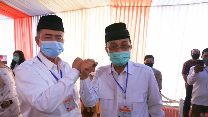 Bakal pasangan calon kepala daerah Sumbar Nasrul Abit-Indra Catri. (Liputan6.com/ Novia Harlina)