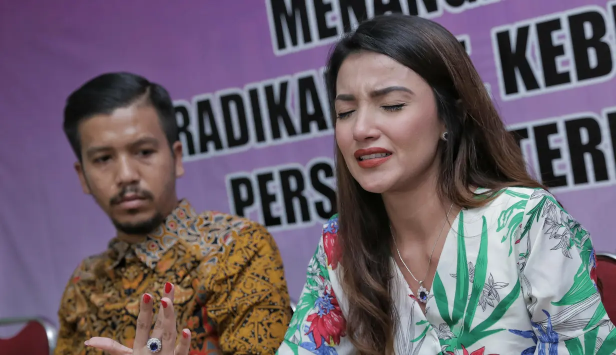 "Perjuangan yang saya lakukan ini semata-mata untuk mendapatkan hak saya sebagai ibu. Saya nggak minta muluk-muluk," tutur Tsania Marwa. (Adrian Putra/Bintang.com)