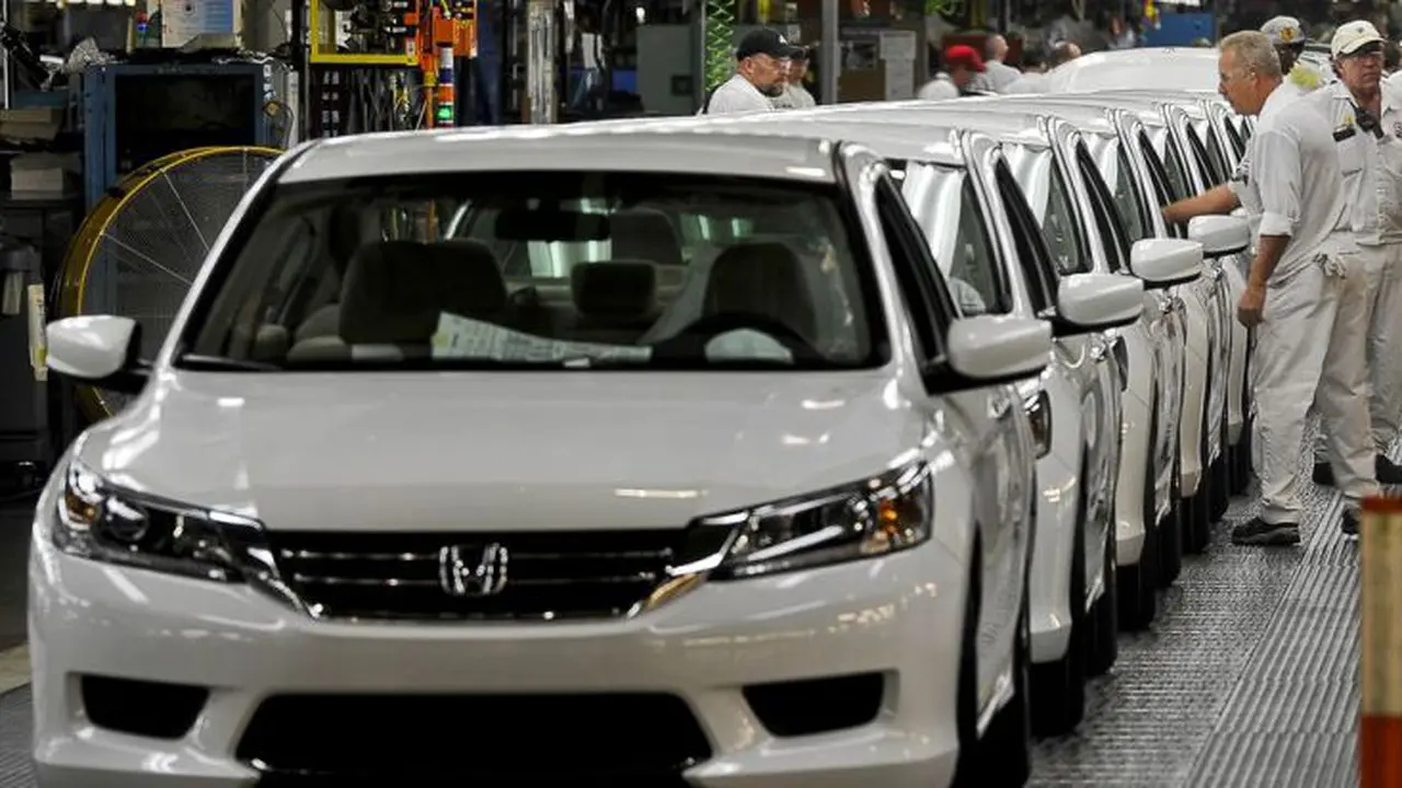 Honda Hentikan Produksi Derivatif Accord