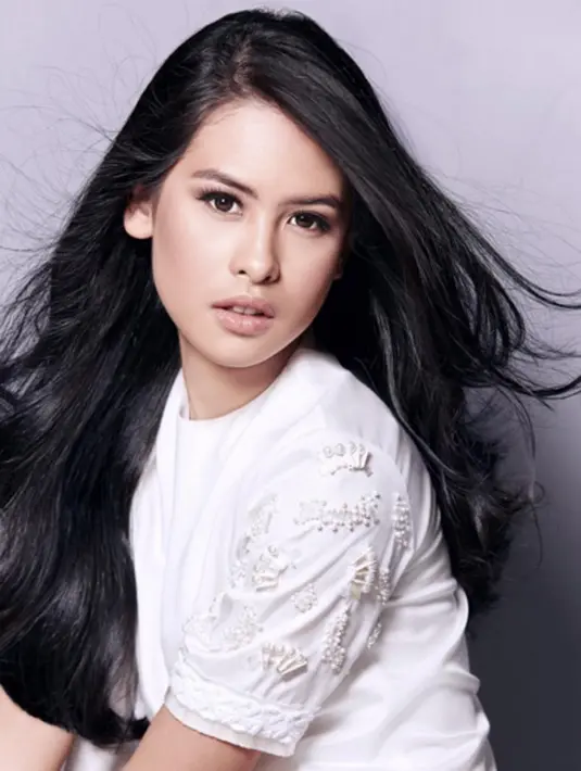 Maudy Ayunda adalah aktris muda dan berbakat kelahiran Indonesia. Tak hanya cantik, Maudy Ayunda kerap menuai prestasi yang gemilang di bidang akademis maupun non akademis. Kini, Maudy menempuh pendidikannya di Oxford University. (maudyayunda/Bintang.com)