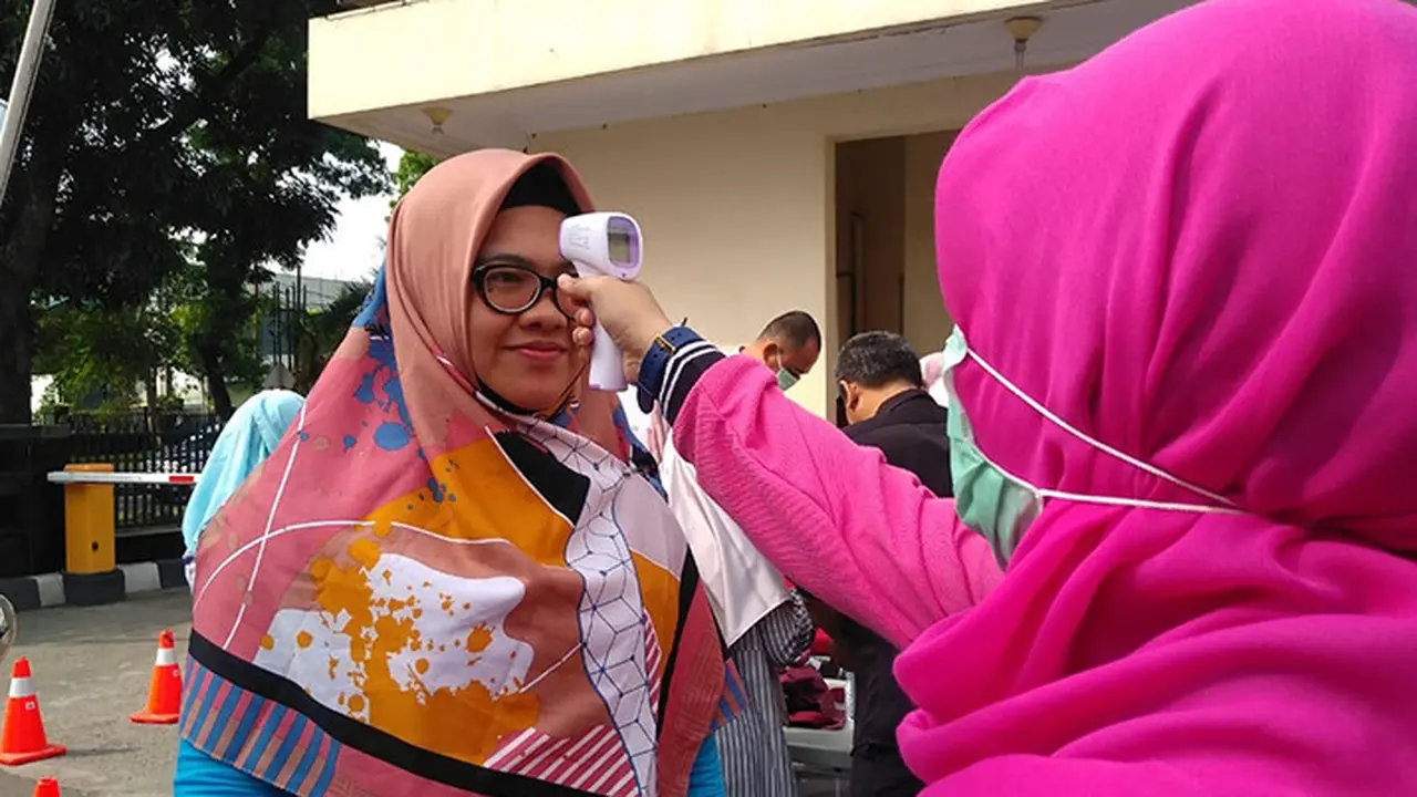 Pemeriksaan suhu tubuh