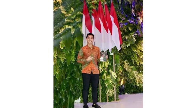 5 Penampilan Jonatan Christie Pakai Batik, Semakin Gagah