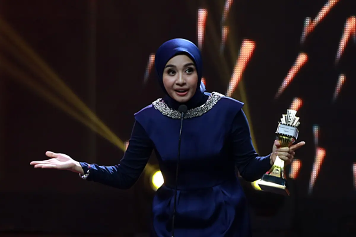 [Bintang] Laudya Cynthia Bella