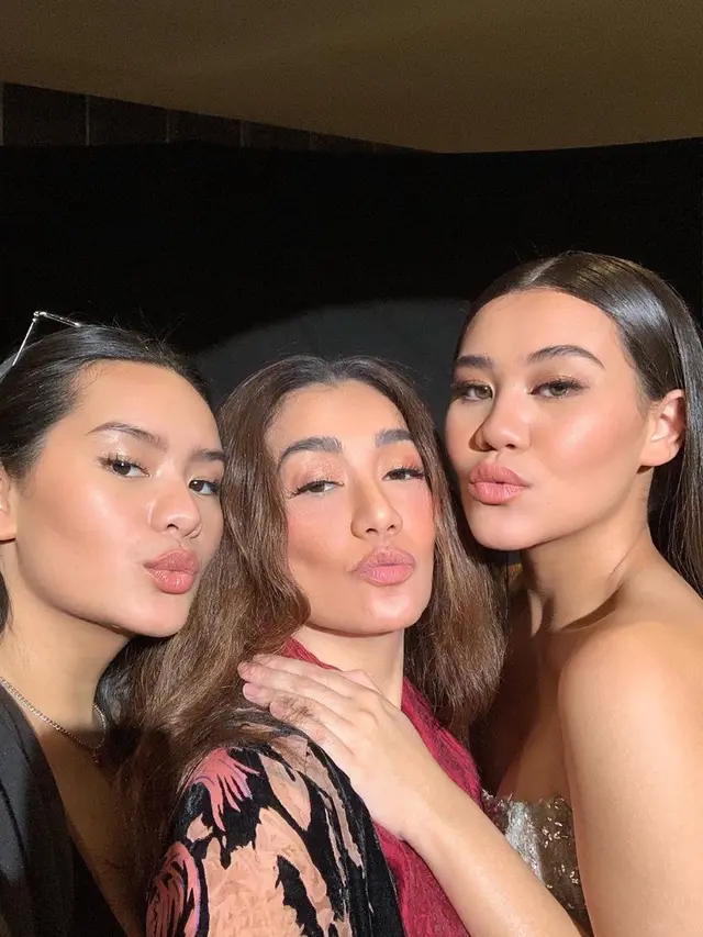 7 Potret Kebersamaan Zahwa dan Aaliyah Massaid, Sibling Goals Banget