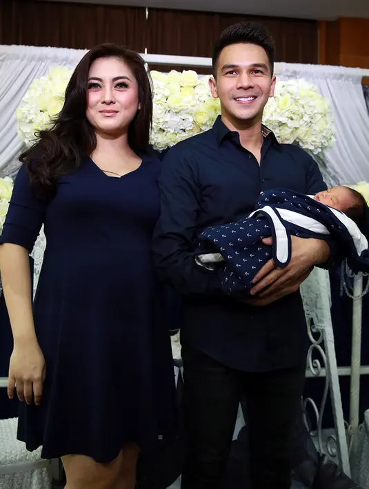 Pasangan ini baru saja dikaruniai anak ketiga, pada Sabtu (9/4/2016) di Rumah Sakit Bunda, Menteng, Jakarta Pusat. (Deki Prayoga/Bintang.com)