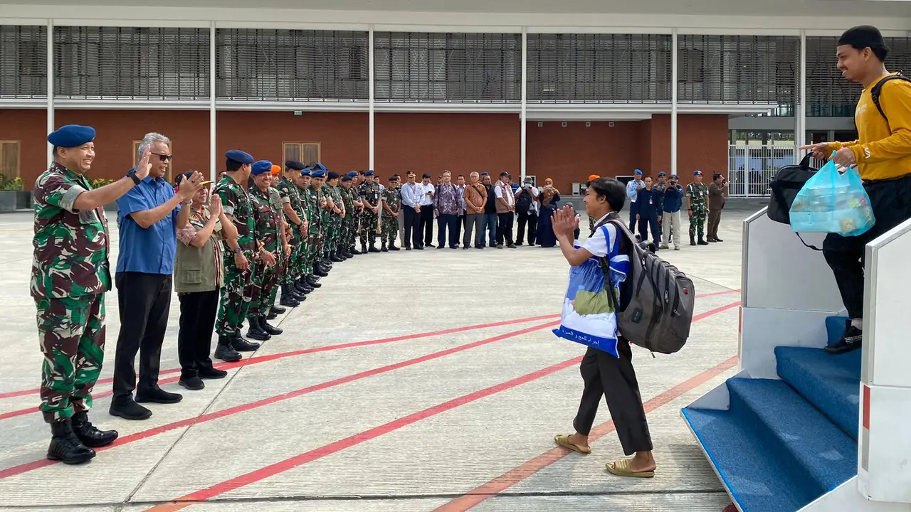 Tahap ketiga pemulangan WNI dari Sudan telah tiba di Jakarta pada Senin (1/5/2023). (Dok: Kemlu RI)