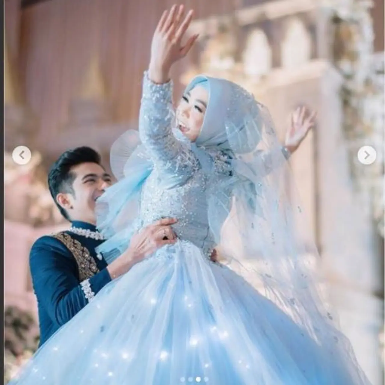 Detail Gaun Pernikahan Ria Ricis yang Bisa Menyala dalam Gelap ...