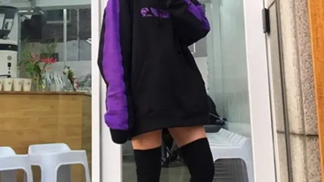 Tren Pakai Baju Ala Pria Tua