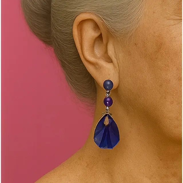 8 Model Anting yang Bikin Rambut Beruban Tampak Awet Muda, Tips Tampil Memukau