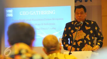 Ketua MK Arief Hidayat saat memberikan sambutan dalam acara CEO Gathering, Jakarta, Senin (27/2). Dialog tersebut membahas peran MK dalam menjamin kepastian hukum di Indonesia dan implikasinya dalam dunia usaha. (Liputan6.com/Angga Yuniar)