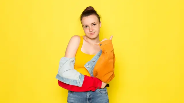 Kepribadian di Balik Orang Berpakaian dengan Warna Terang, Fakta yang Jarang Diketahui! (Foto: Freepik/KamranAydinov)