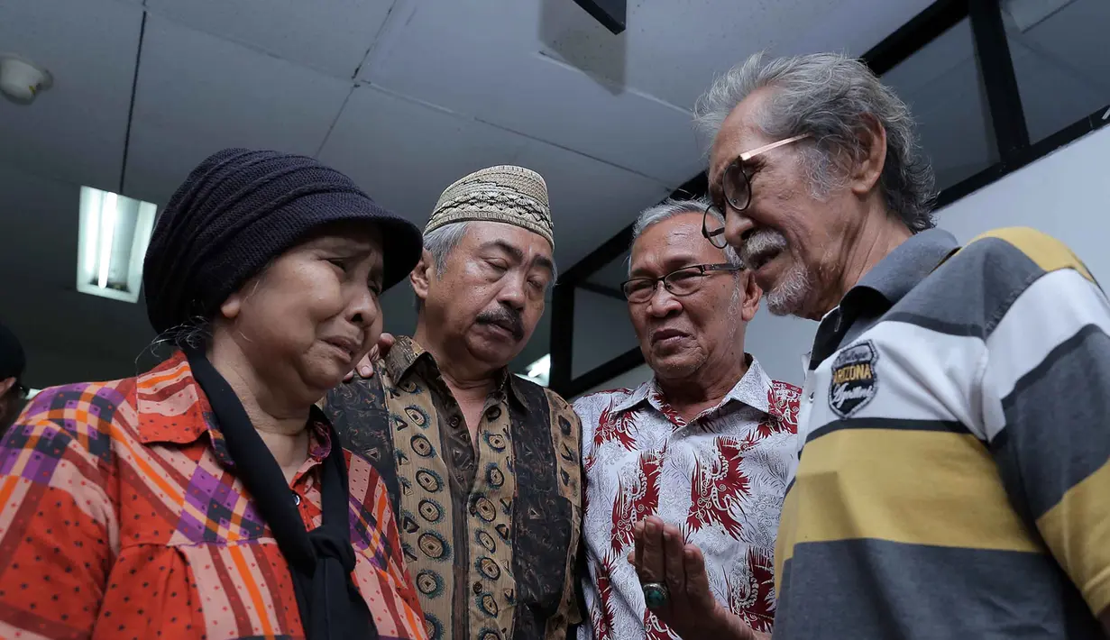 Shinta Muin namanya mulai dikenal masyarakat sejak berperan Hajjah Maemunah,istri dari Haji Muhidin (Latief Sitepu) dalam sinetron Tukang Bubur Naik Haji. Ia juga sukses dalam sinetron Emak Ijah Pengen ke Mekah. (Deki Prayoga/Bintang.com)