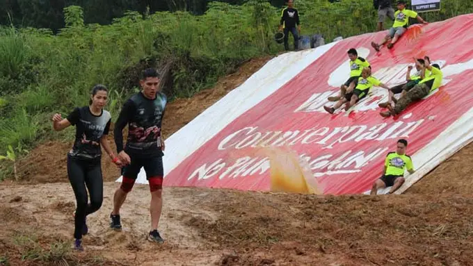 Love Chemistry Andrea Dian dan Bimo di Counterpain Mud Warrior