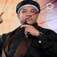 Mantan penyanyi Rock yang kemudian memilih aktif sebagai Dai, Hari Moekti, meninggal dunia kemarin malam sekitar pukul 20.49 WIB.