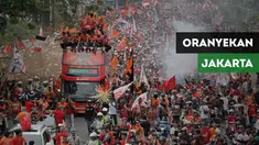 Ribuan The Jakmania merayakan pesta juara Persija Jakarta di sepanjang Jl Sudirman hingga MH Thamrin dan berakhir di Balaikota Jakarta.