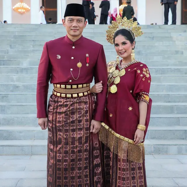 6 Potret Annisa Pohan Pakai Kebaya ketika Dampingi AHY, Aura Makin Terpancar