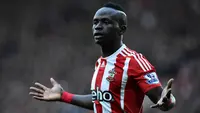 Southampton memang baru saja terdegradasi dari Premier League ke Championship pada akhir musim 2022/2023. Namun kiprah Southampton dalam 10 musim terakhir layak diacungi jempol sebagai klub yang kerap menghasilkan pemain berkualitas yang akhirnya dilepas ke klub-klub besar anggota Big Six di Liga Inggris. Seperti 6 pemain berikut ini. (AFP/Ben Stansall)