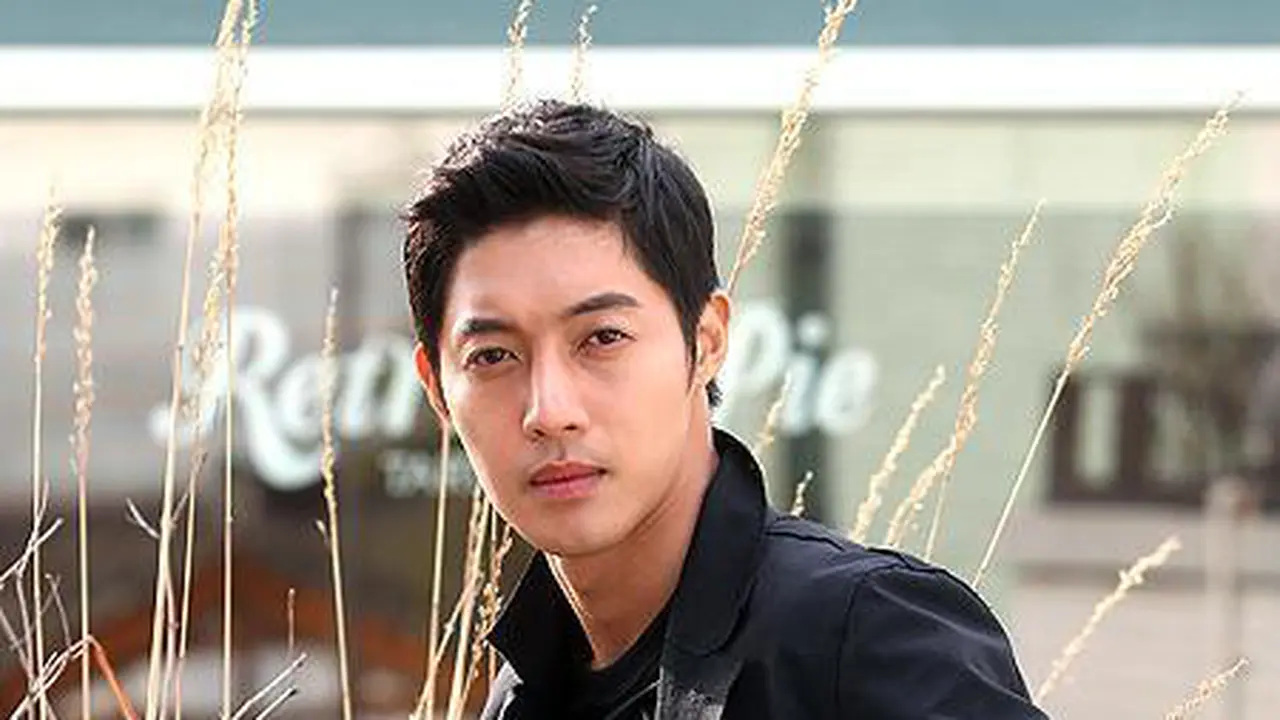 Dikabarkan Menganiaya Kekasih, Kim Hyun Joong Tak Membantah