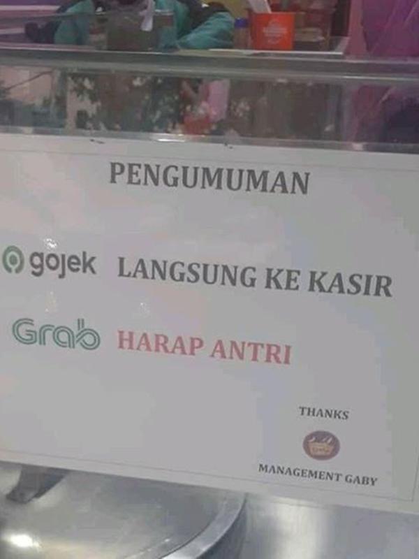 6 Tulisan Harap Antre Ini Bikin Geleng Kepala (sumber: 1cak)