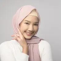 Wanita ceria, cantik dan penuh semangat. (depositphotos.com/tonefotografia)